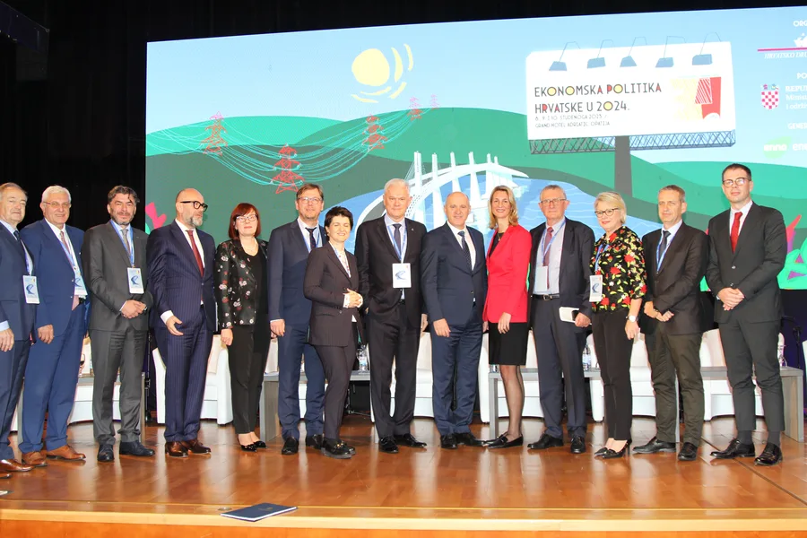 Zajednička fotografija sudionika konferencije iz arhive Inženjerskog biroa